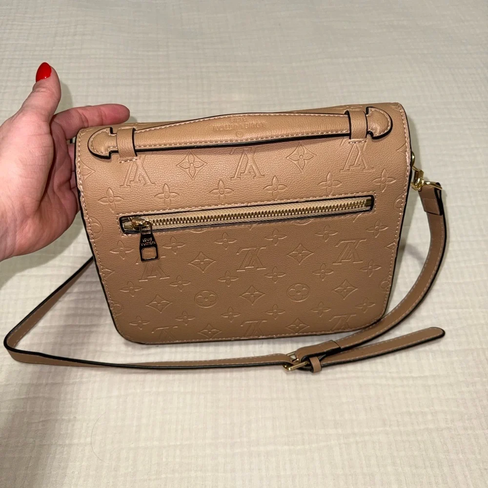Louis Vuitton Tan and Cream Crossbody Bag - Picture 7 of 9